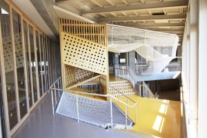 西川総合体育館