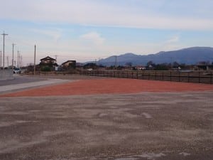 透水性保水型路盤　防草