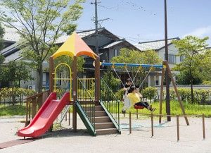 ブランコ付き複合遊具