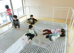 室内ネット遊具