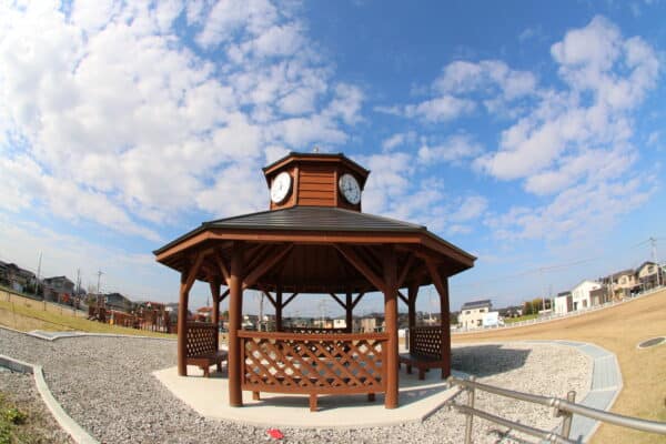 公園にある休憩施設（四阿）