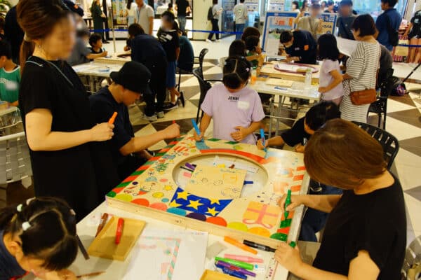ジョブキッズ2023_パネルに絵をかく